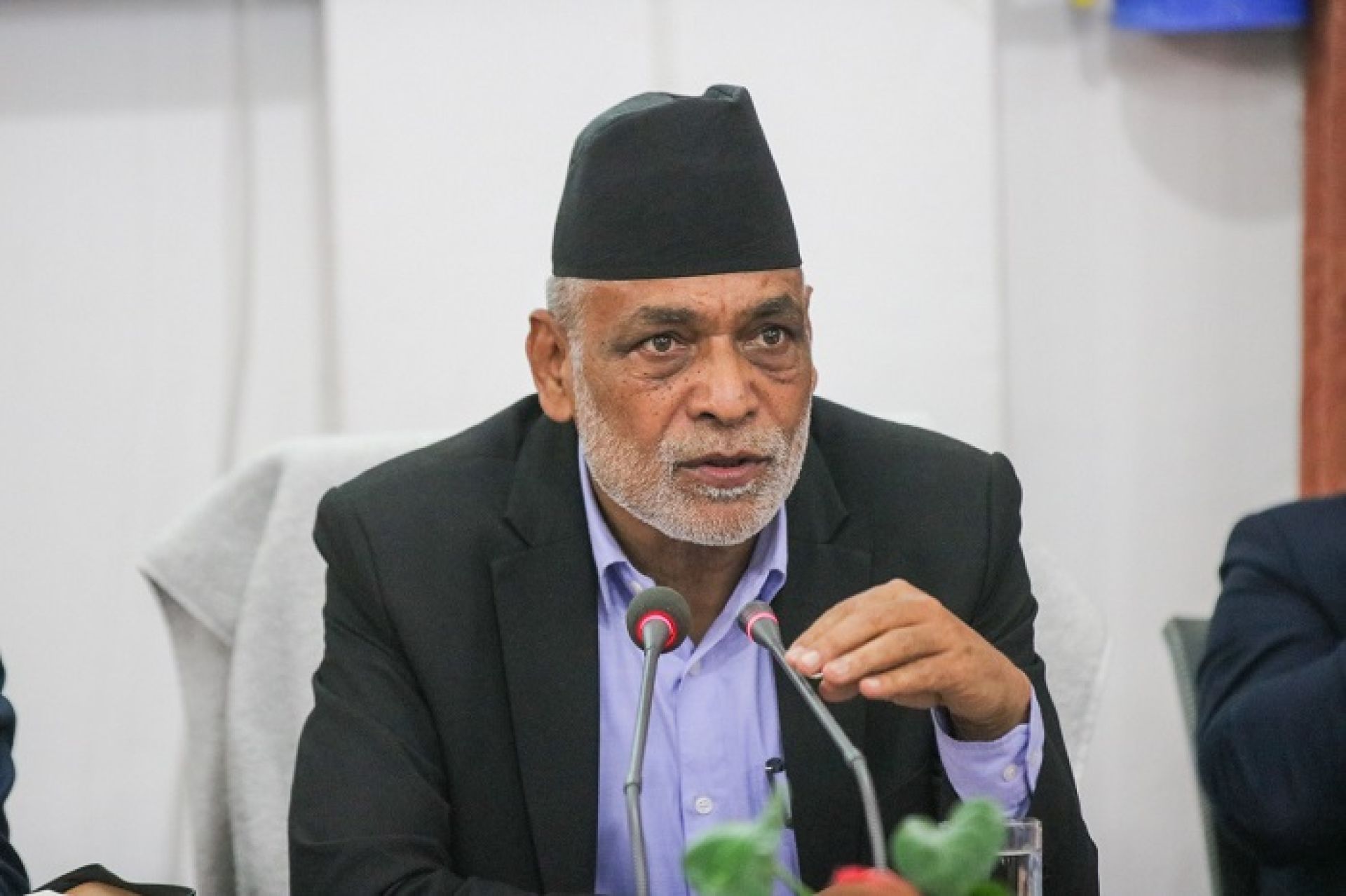 जुनसुकै मन्त्री आएपनि मलको हाहाकार हुन्छ: मन्त्री अधिकारी